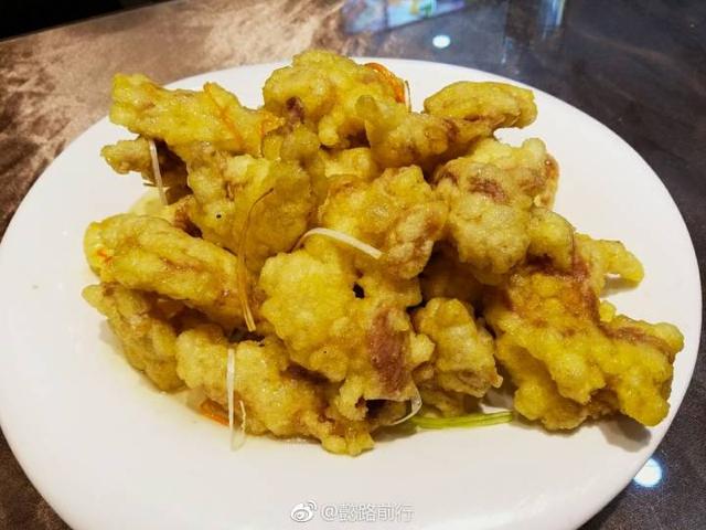 吃貨去哈爾濱一定要吃哪些當?shù)氐男〕裕?></a></p>

<p>（4）       哈爾濱的鐵鍋燉，東北特別，如果喜歡嘗嘗也行，當然需要人多，如果人少就不建議了。有家挺好的店，百一大地鍋。</p>
<p><a href=